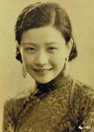 紫薇斗数—不会碰到渣男与几岁都有人爱的女人与什么样的人情关难过