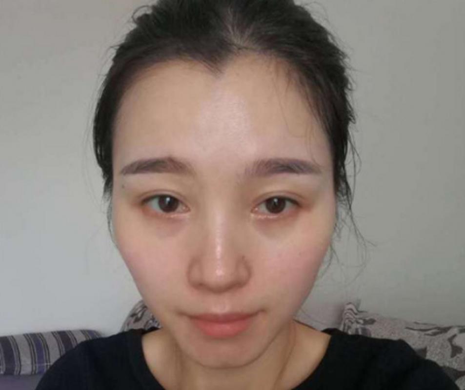 正面看不到耳朵的面相