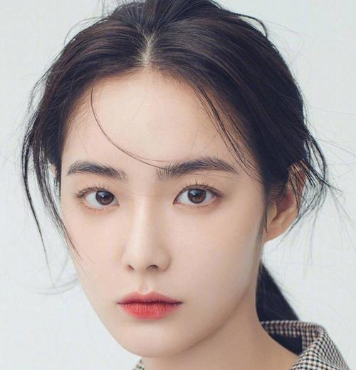 尖下巴脸型的女生的四大特征