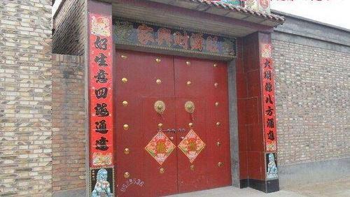 农村盖大门有哪些讲究?农村大门的颜色