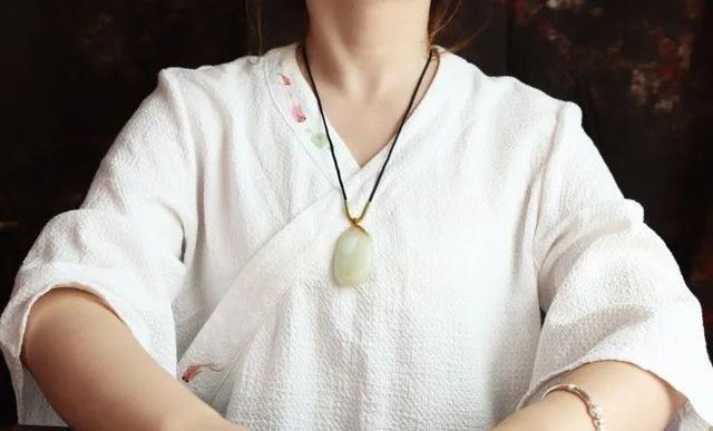 玉一般戴多久就认主人