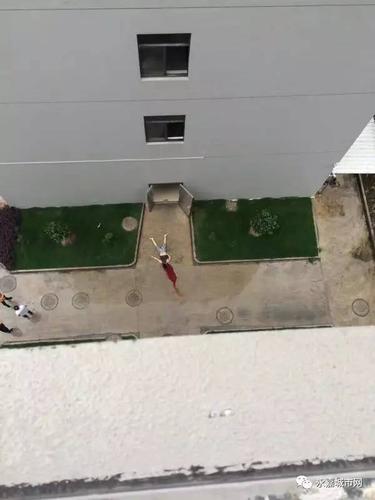 梦见有人坠楼死亡见血是什么意思