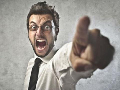 梦见自己对别人发火是什么意思