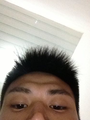 眉骨高额头凹陷男面相