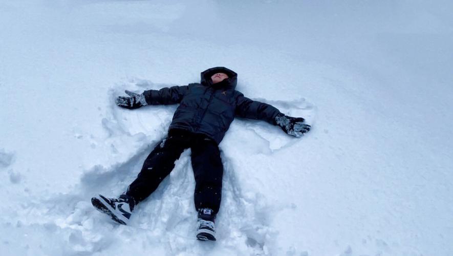 梦见下雪接雪玩雪是会发生好事吗?