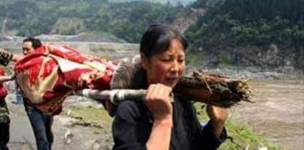 梦见背着个死人