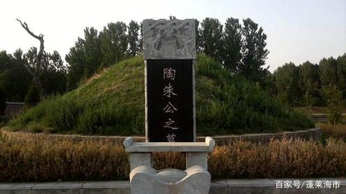 梦见参观名胜古迹或拜墓