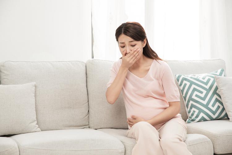 梦见妈妈生病呕吐