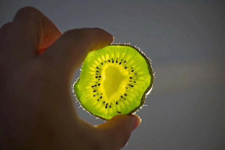 梦见奇异果