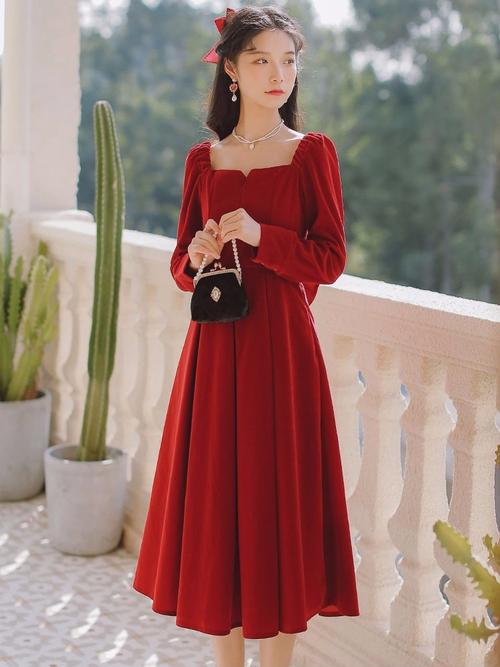 结婚穿什么衣服好看