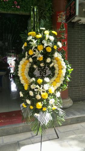 梦见花圈灵堂,吉凶指数偏低