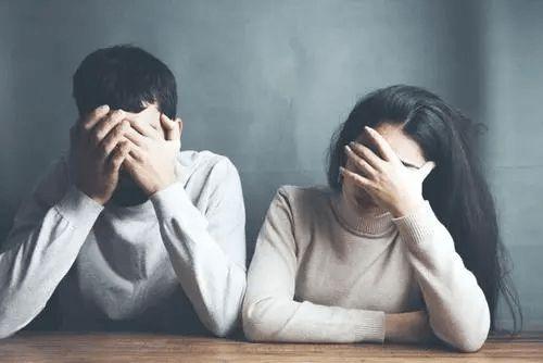 梦见去世的爸爸有外遇