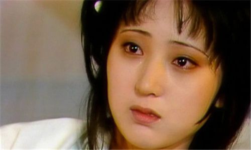 这些星女热闹时是疯子，一个人时是林妹妹