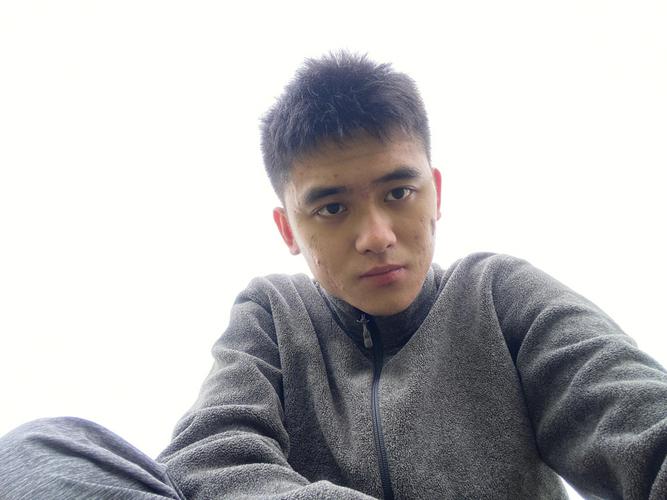 男孩脸上有泪窝面相怎样