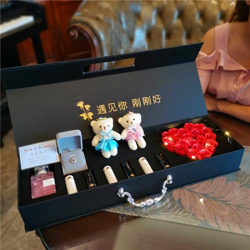 女生生日礼物送什么好