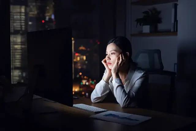 为了事业会拼命加班的三大星座