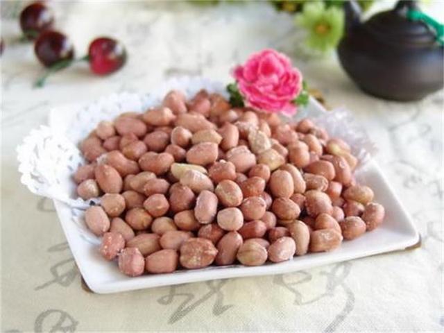 梦见给爸爸吃花生米