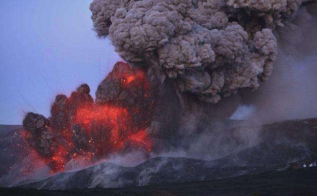 解析梦见火山爆发地震是什么征兆?