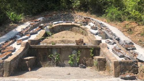 墓穴、墓基、坟墓