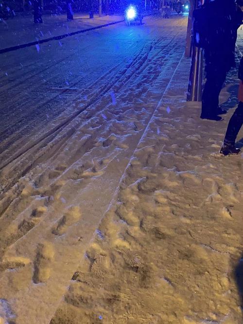下雪了