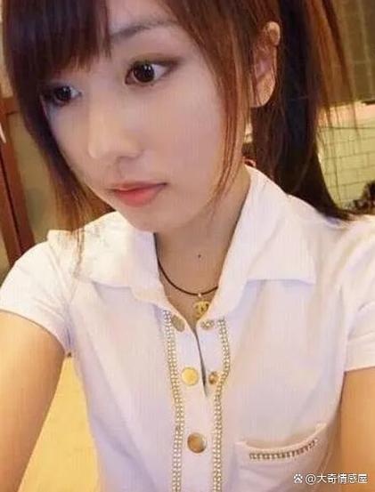 梦到和三个女人在一起好不好