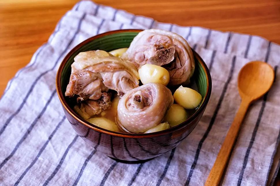 梦见吃熟鸡肉