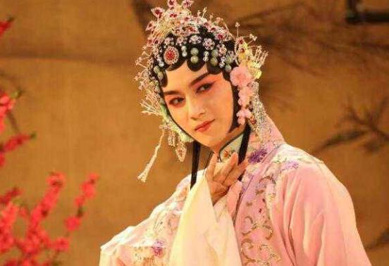 梦见演戏周公解梦,梦见演戏是什么意思?