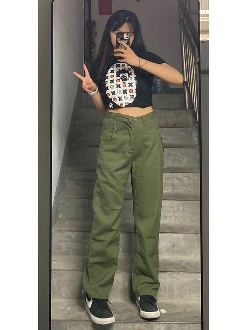 梦见工装裤周公解梦，梦见工装裤是什么意思？