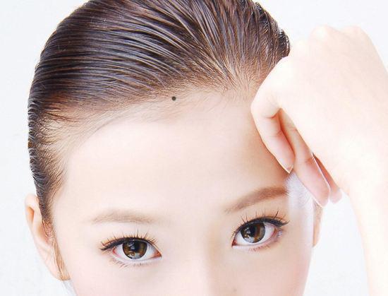 发际线有痣的女人