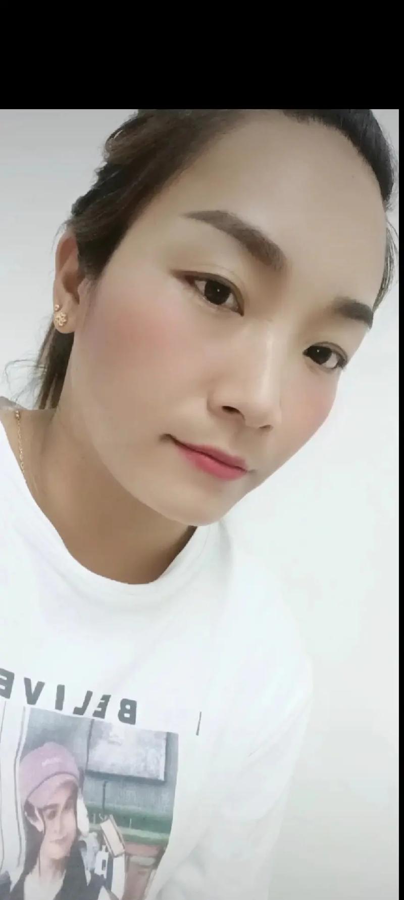 天生有人疼的女人八字