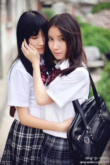 十二星座“绯闻女孩”四大帮派