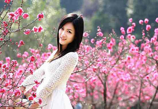 女命桃花赚钱的八字特征