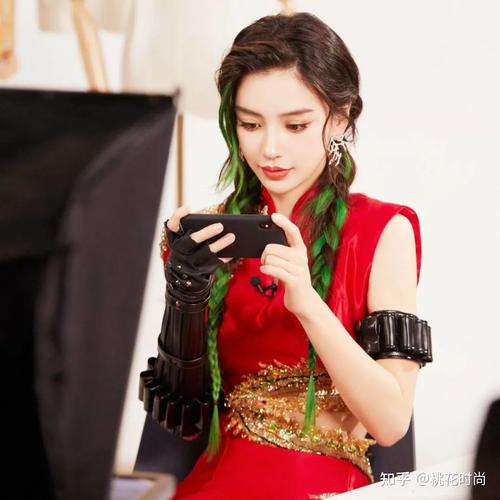 baby离婚后打,首现身需马赛克
