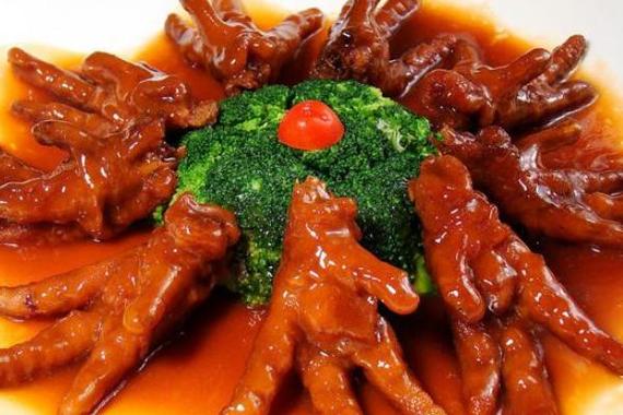 梦见吃美味佳肴