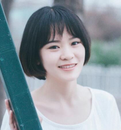女生塌鼻子适合什么样的发型