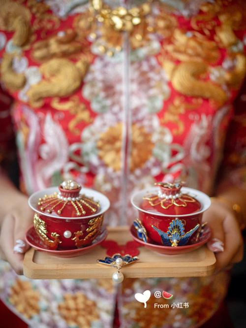 结婚敬茶2个还是4个杯子