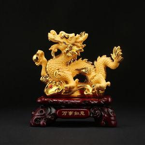 属龙最会装什么