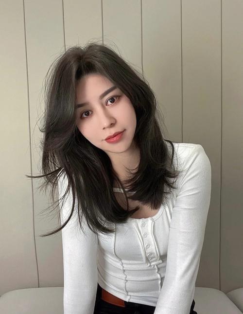 头顶尖的人的命运,女人头顶尖是聪明吗?