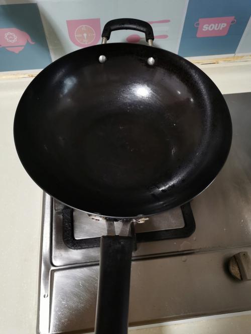 女人梦见老式黑色大铁锅是什么意思