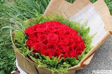 30朵玫瑰的花语是什么?30朵玫瑰代表什么意思?