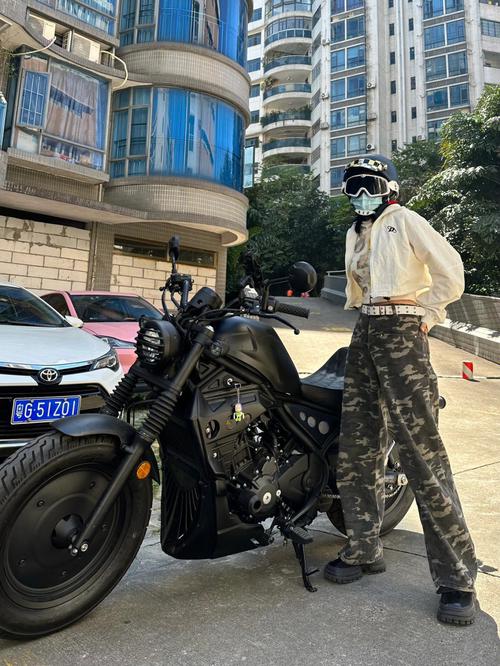 梦见追骑摩托车