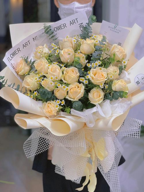 19朵香槟玫瑰花语:只钟情你一人