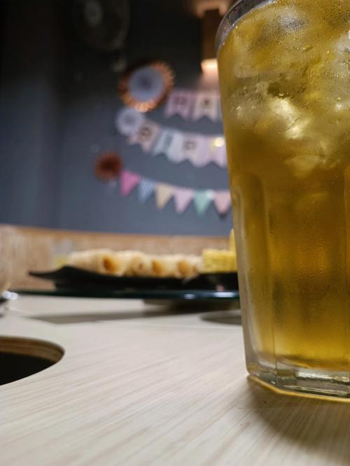 梦见同学聚会吃饭