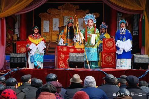 梦见看见搭好的戏台子是什么意思