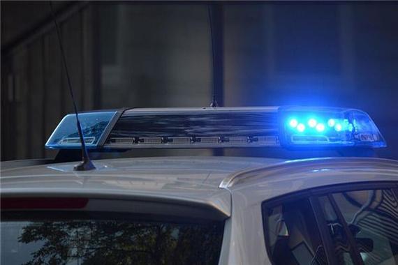 梦见警车 救护车周公解梦，梦见警车 救护车是什么意思？