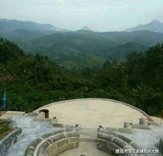 看墓地风水(墓地哪个朝向最好)