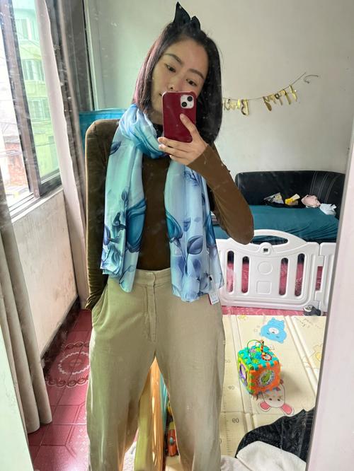 梦见买丝巾