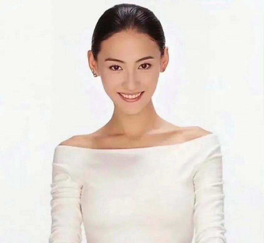 详解耳朵比眉毛高的人