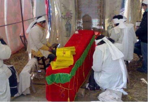 梦见给死人磕头怎么回事