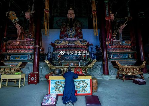 拜神像